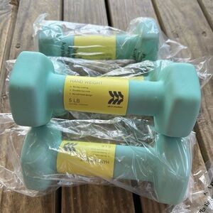 5Lb Brand new all in motion weights green in color.